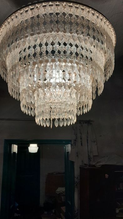 Люстра очень редкий случай!