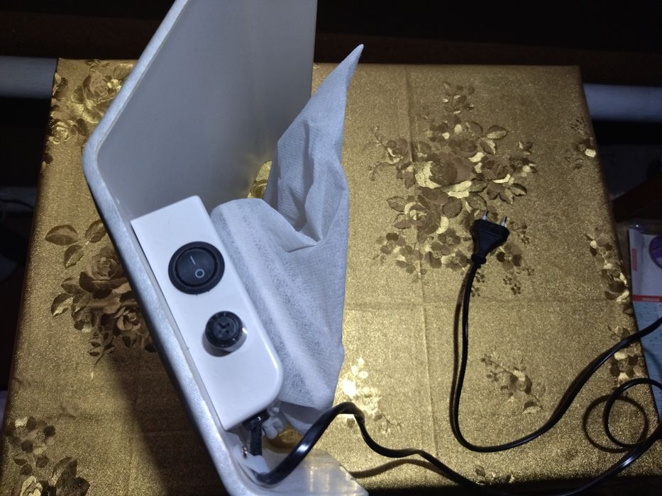 Продам манікюрна витяжка .