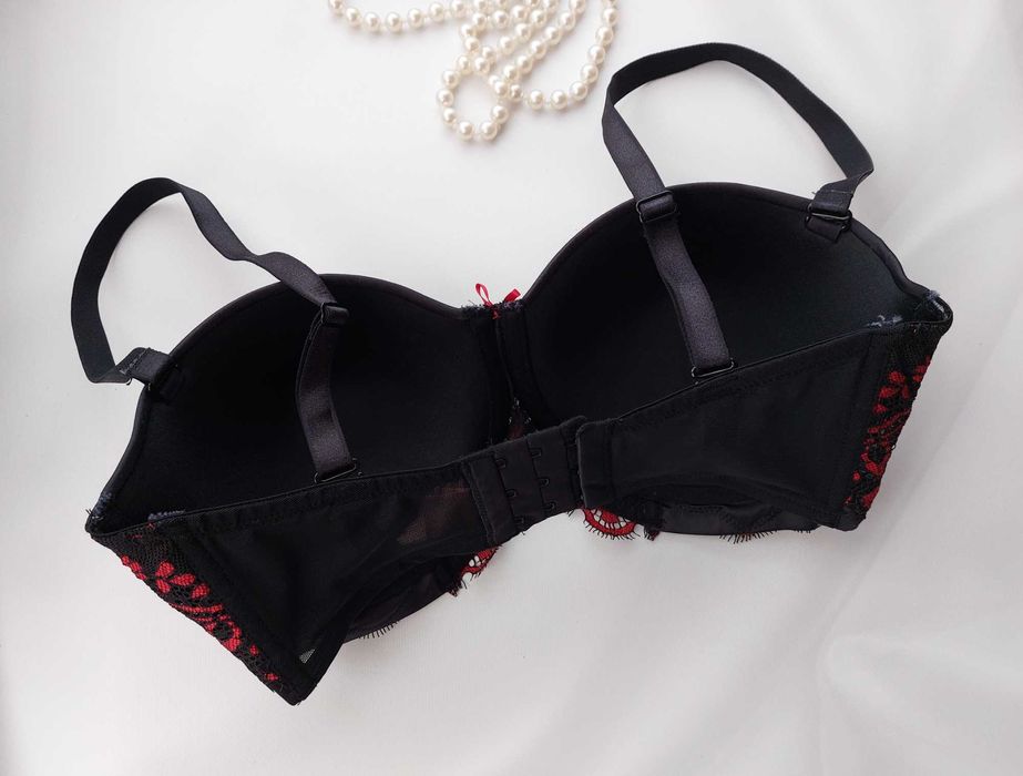 Роскошный сатиновый бюстгальтер с кружевом стразами Hunkemoller 75E