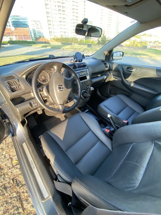 Honda Civic 1.7 CTDi 2005 — SINISTRADO — A ANDAR — 270.000 km