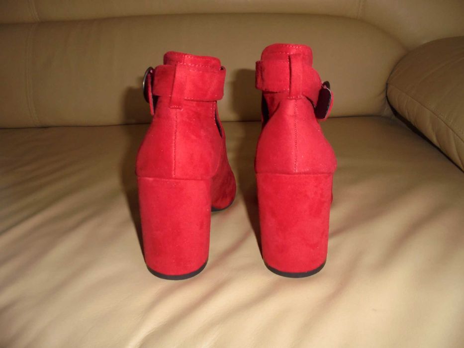 Botins de senhora novos da marca SEASIDE