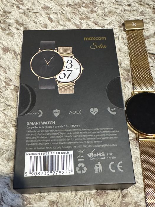Smartwatch Maxcom FW27 Selen Gold na złotej bransolecie mesh.