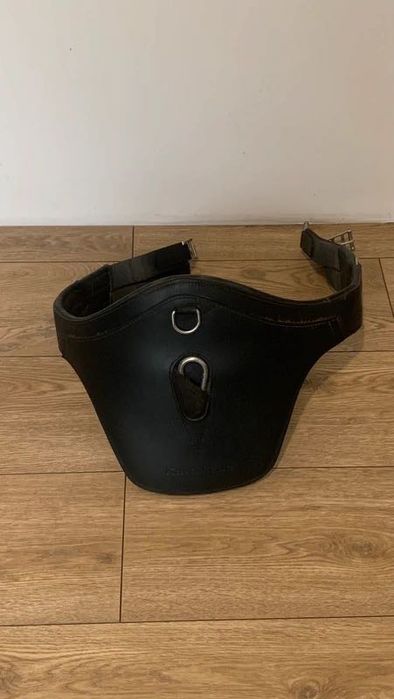 Popręg z fartuchem Kavalkade Studguard z elastycznymi gumami, czarny, 120 cm