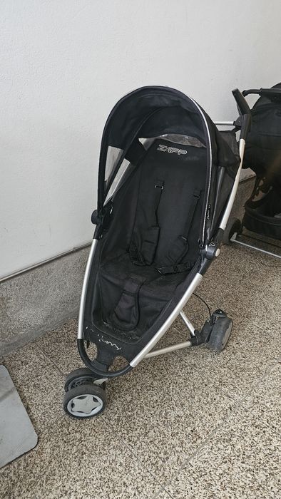 Carrinho de bebê e crianças