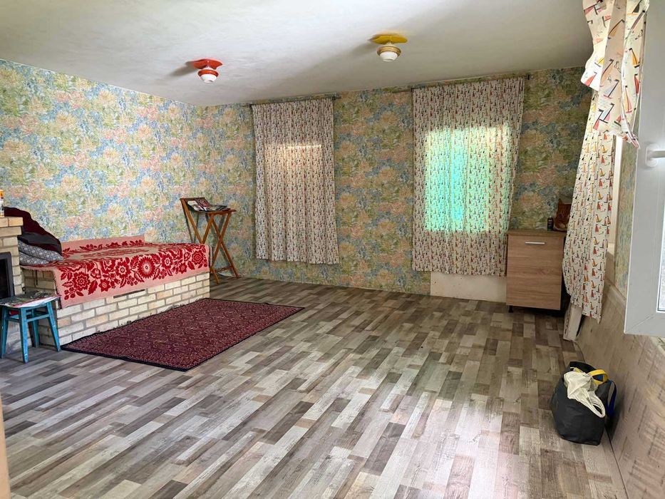 Продам будинок 42,2 кв.м. та ділянка 10 соток, с. Біляки (23000у.е.)