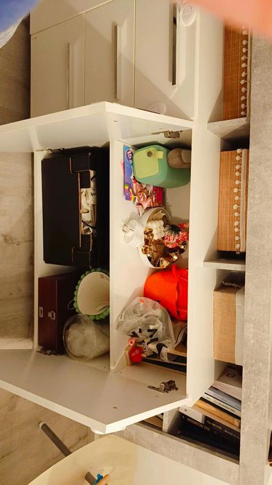 Móvel sala com zona para livros