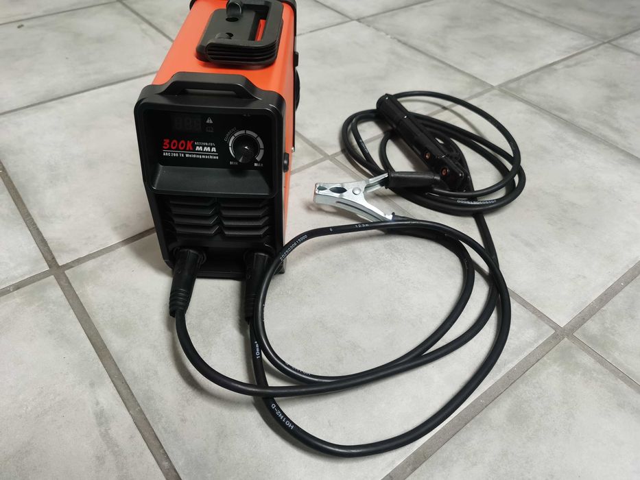 Máquina soldar inverter 300A - NOVA - 70€
