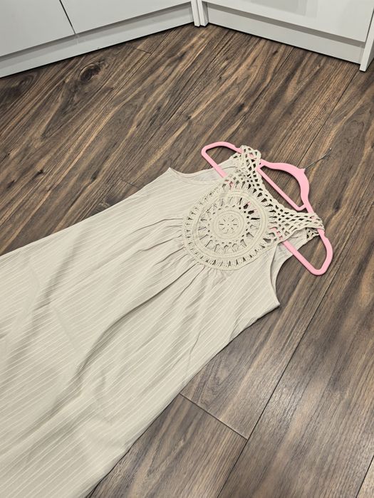 Trzy nowe sukienki damskie