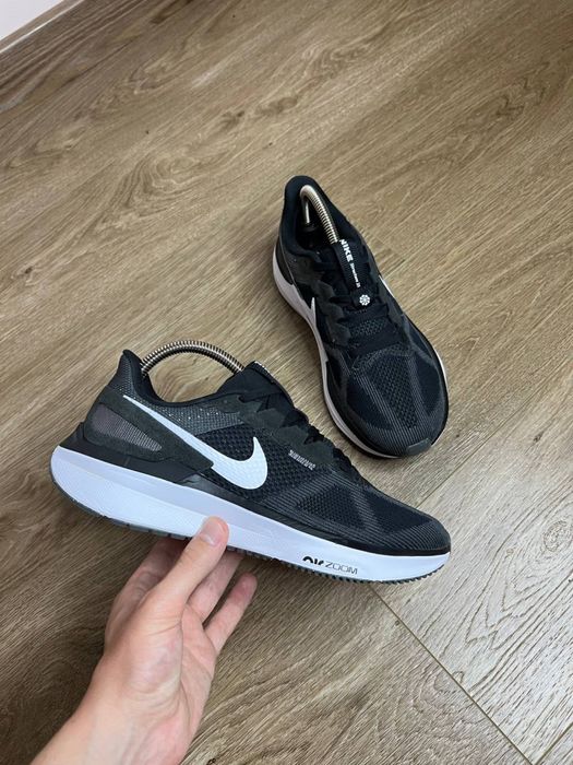 Продам БОМБЕЗНІ жіночі кросівки Nike Air Zoom Structure 25