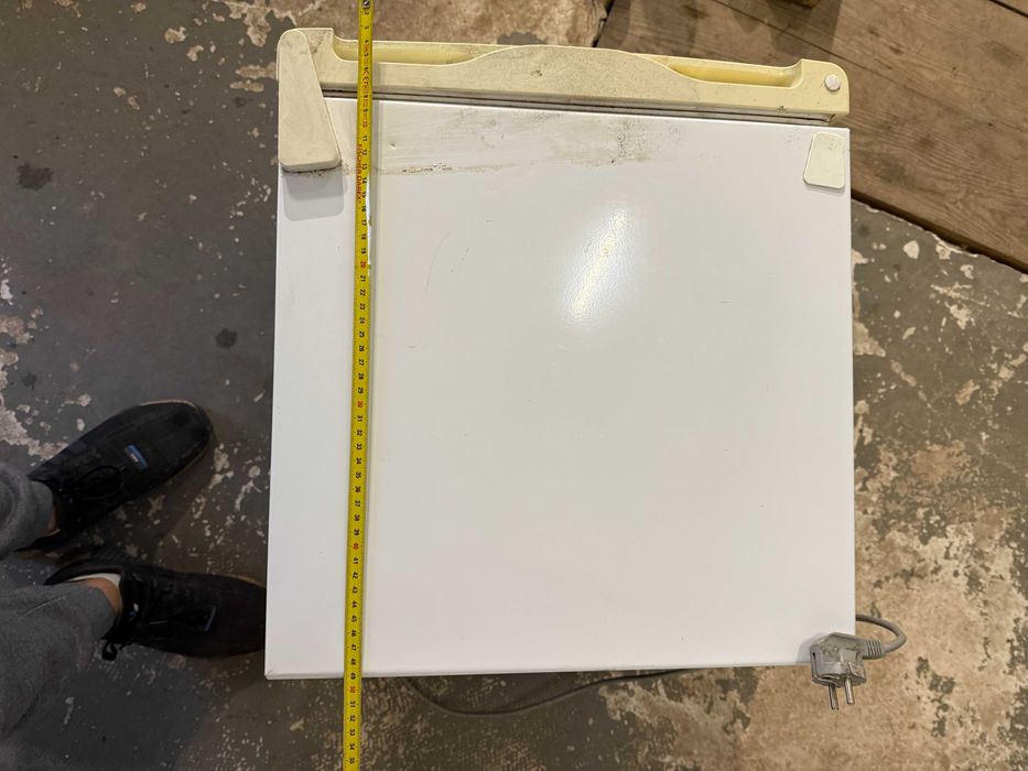 Lodówka DOMO DO906K/N — mini lodówka 52×43×50 cm, sprawna