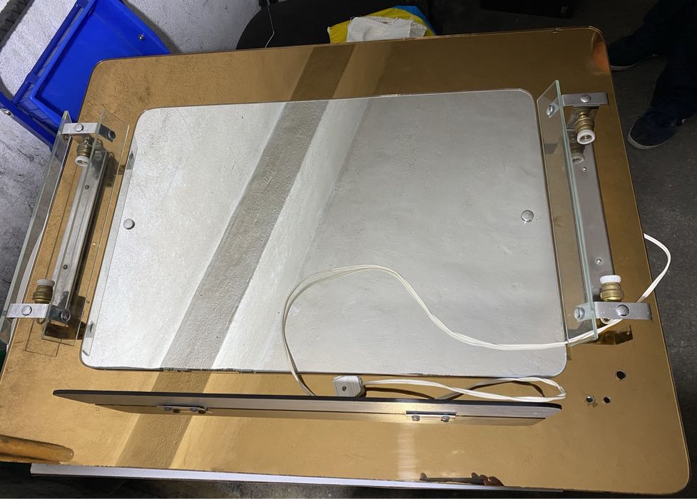 Espelho de wc com prateleira e luz