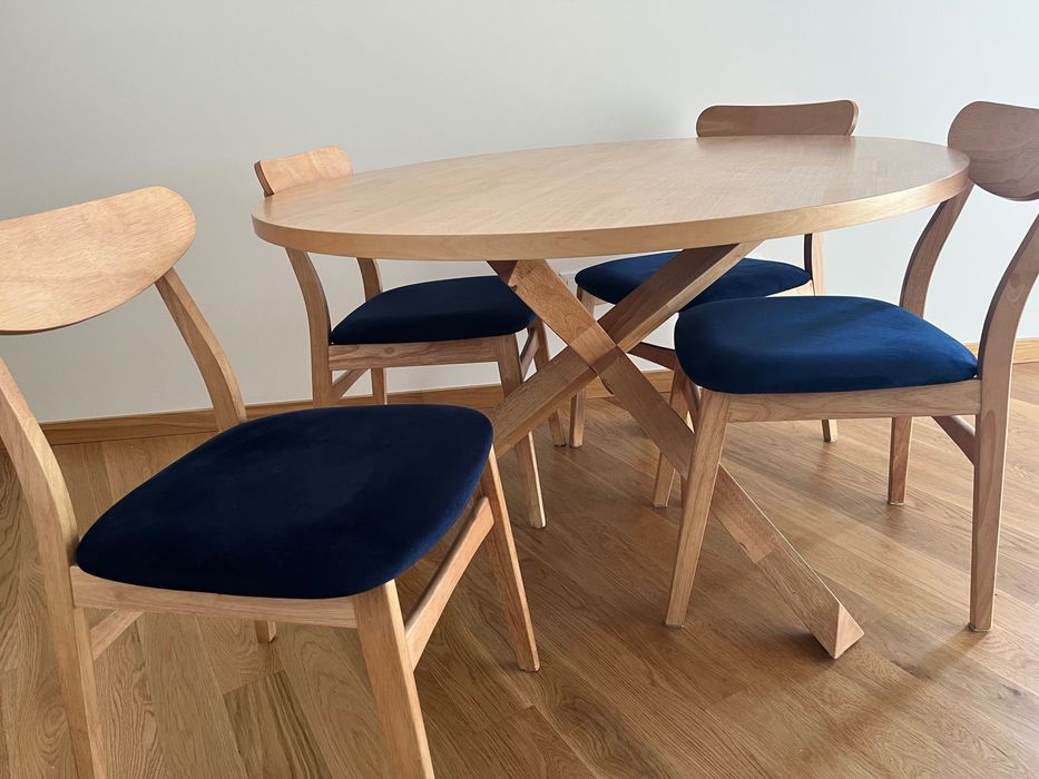 Conjunto de Mesa de Jantar com Cadeiras