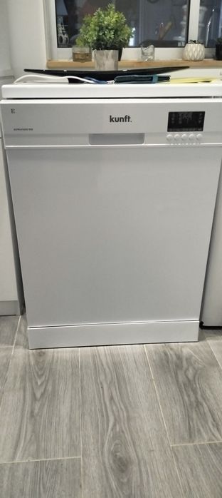 Máquina de lavar loiça.