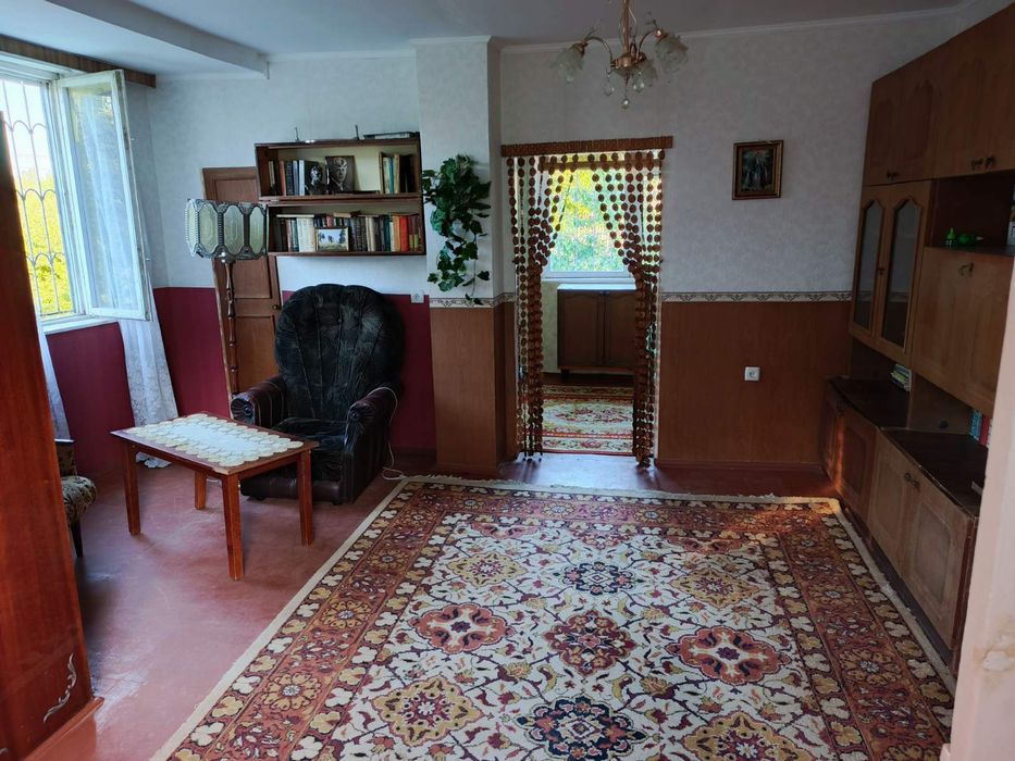 Продам дачу біля лісу