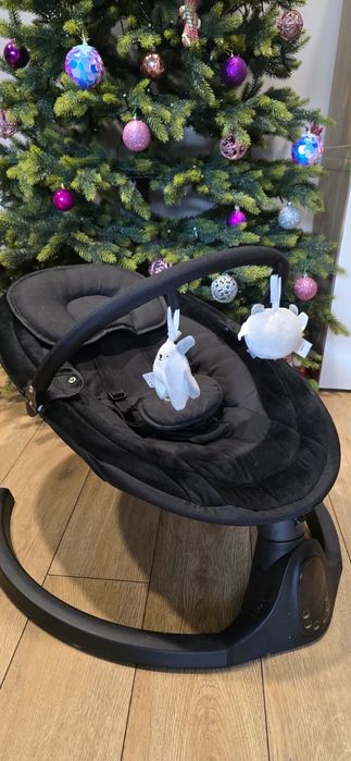 Leżaczek bujaczek firmy MoMi
