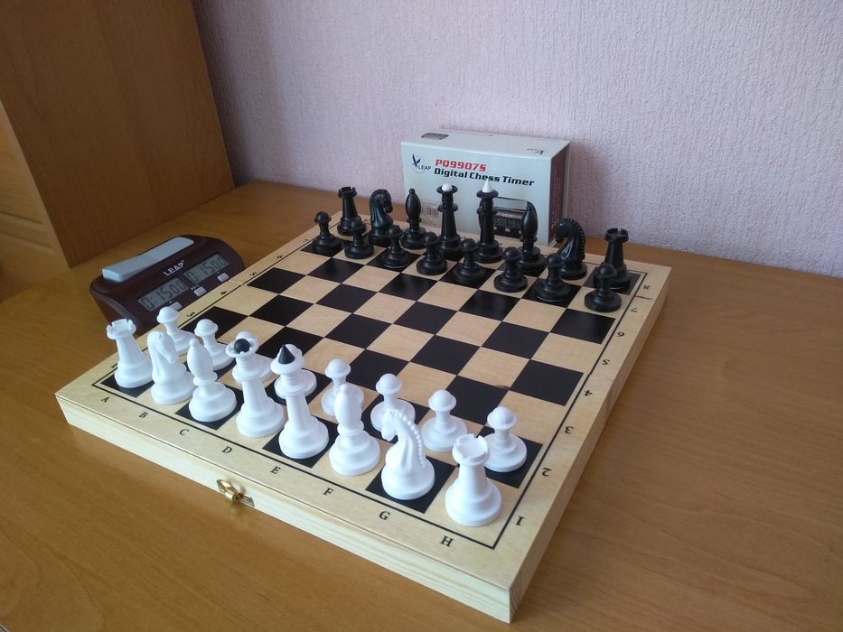 Шахмати+шашки+доміно біле+деревяна дошка(36.5*36.5 см)