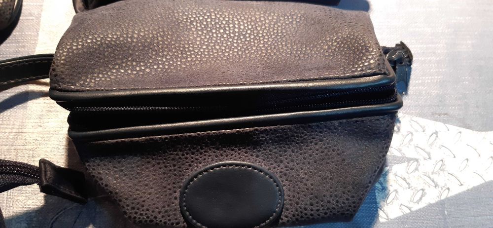 4 kosmetyczki małe stan jak nowe