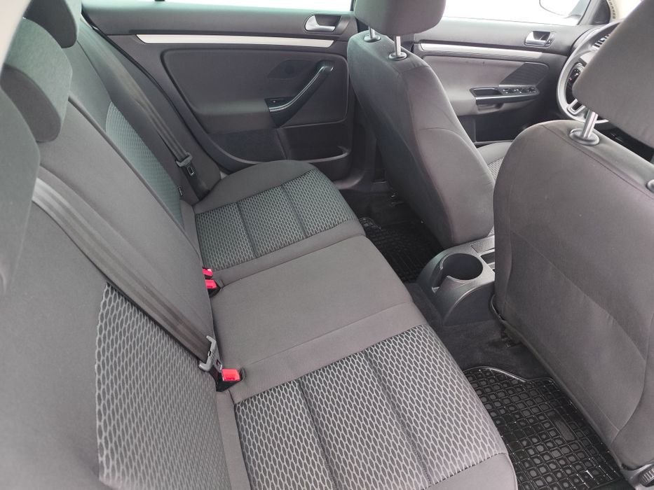 VW GOLF VI 1.6 TDI 2011R