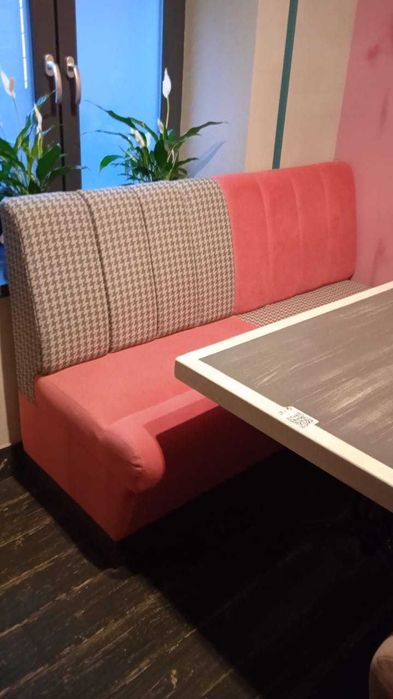 Меблі для кафе  ресторанів та барів