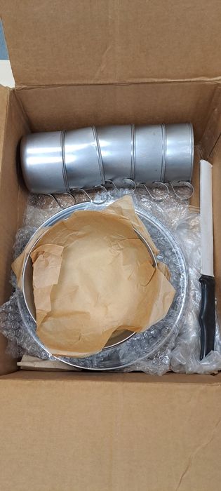 Набір посуду з нержавійки.