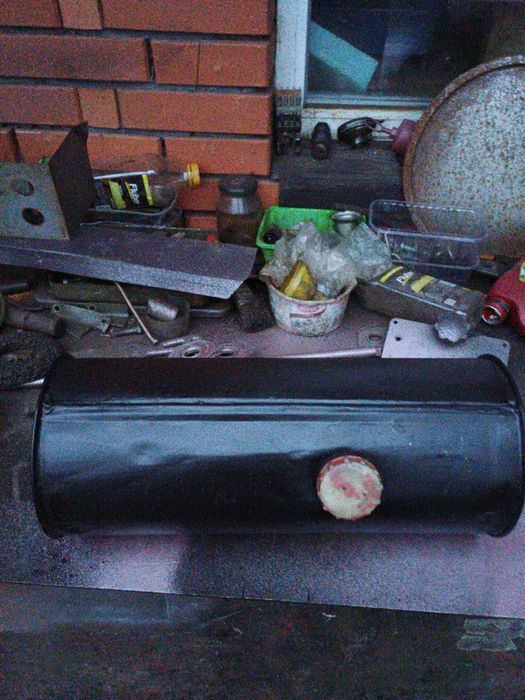 Продам бензобаки