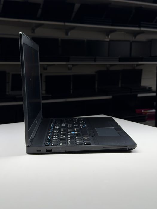 Laptop Biznesowy Dell Latitude 5590 |15"| i3-7gen 8GB RAM 256GB SSD