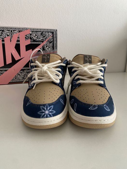 Travis Scott x Nike SB Dunk Low “ Cactus Jack”