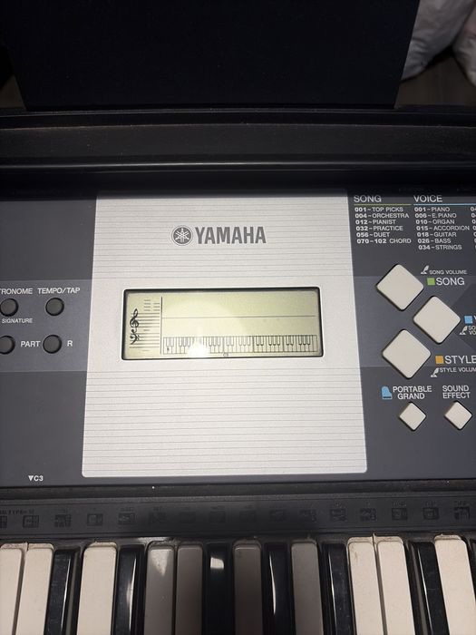 Teclado Yamaha YPT - E230