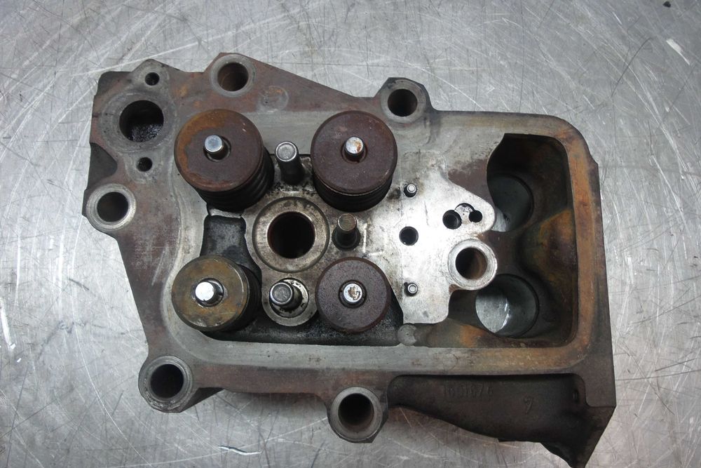 Głowica do silnika Volvo D16. Cylinder head Volvo D16