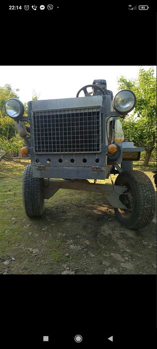 Скаладаю  саморобний тракторець