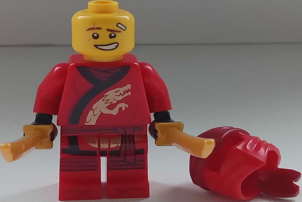 Lego Ninjago Legacy figurka - Kai Dragon z zestawu 70680