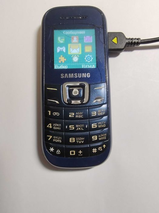 Продам кнопочные телефоны 9 шт.одним лотом.