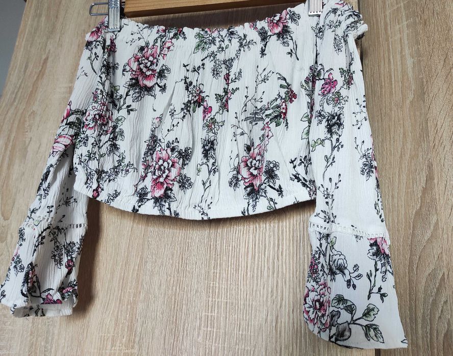 Bawełniana bluzka hiszpanka biała w kwiaty