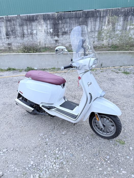 Lambretta V125 Special 2025 | 1286km | Extras + 2 capacetes | 3700€