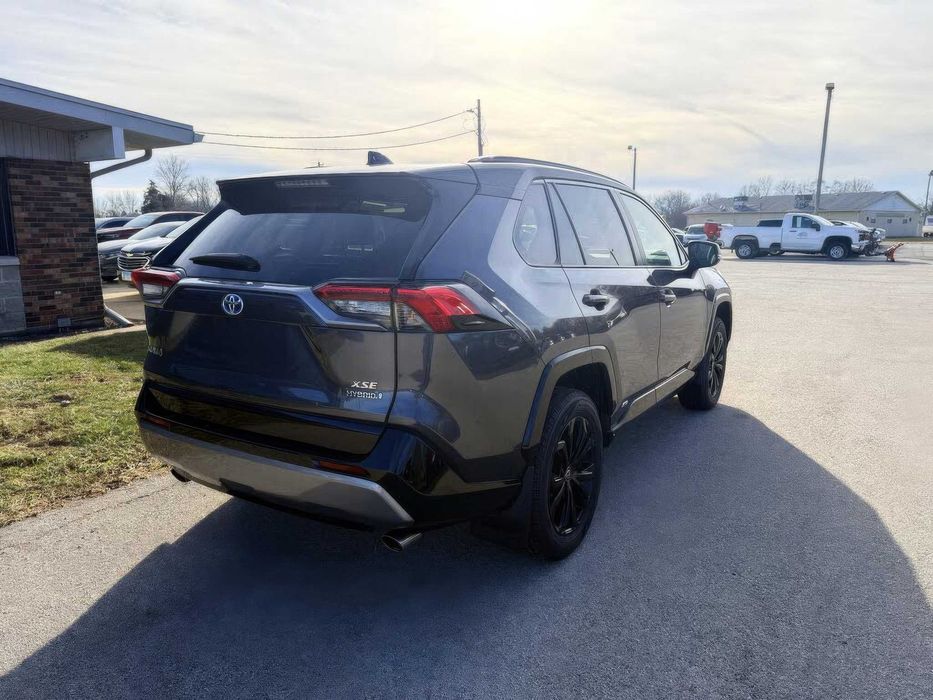 Toyota RAV4 XSE      2022