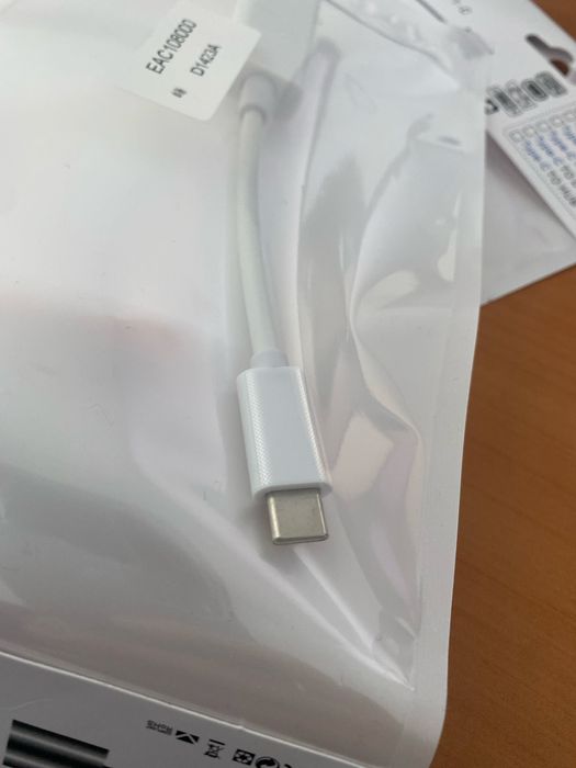 Thunderbolt 2 to Thunderbolt 3 adapter446590986549340162