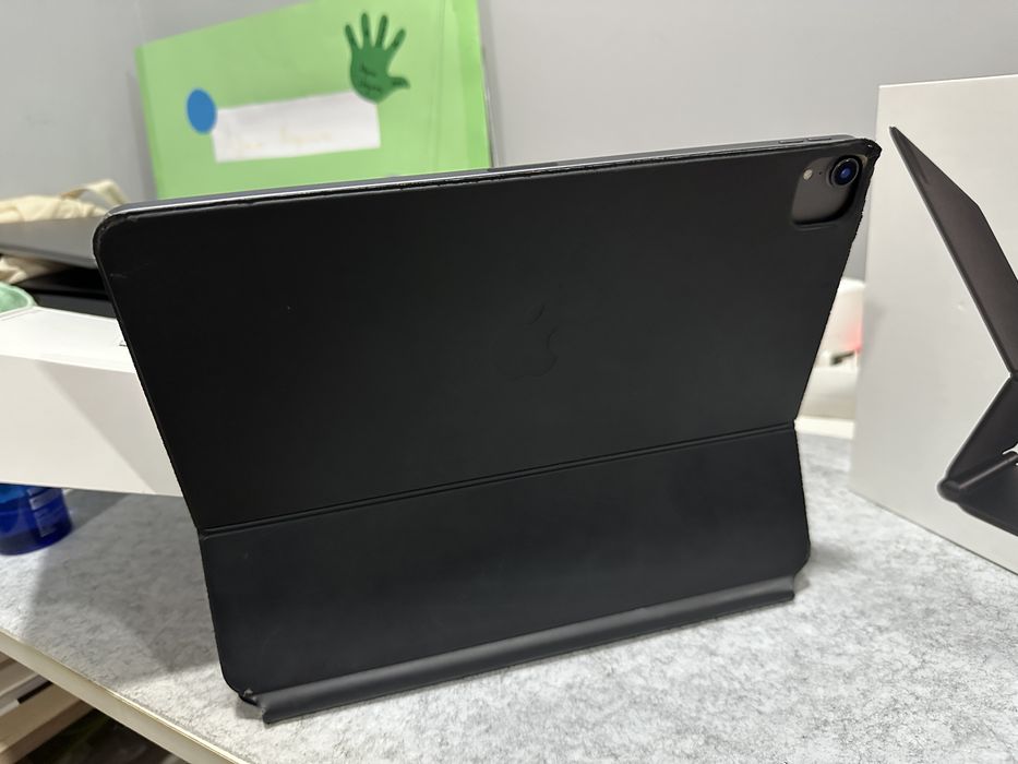 IPad Pro 12,9 3ª Geração + Magic Keyboard