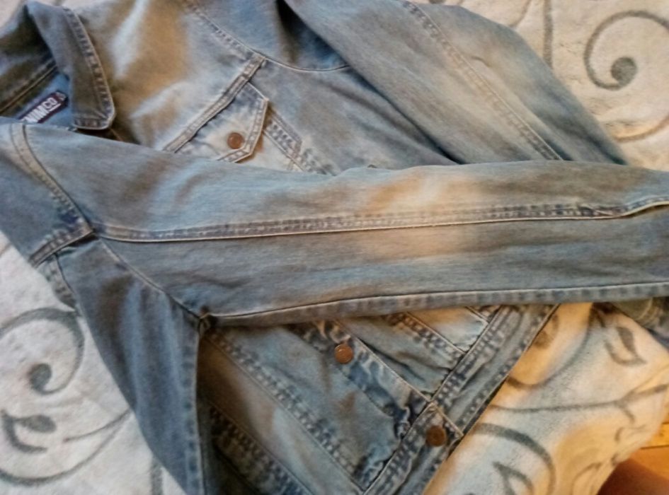 Продам джинсовый пиджак