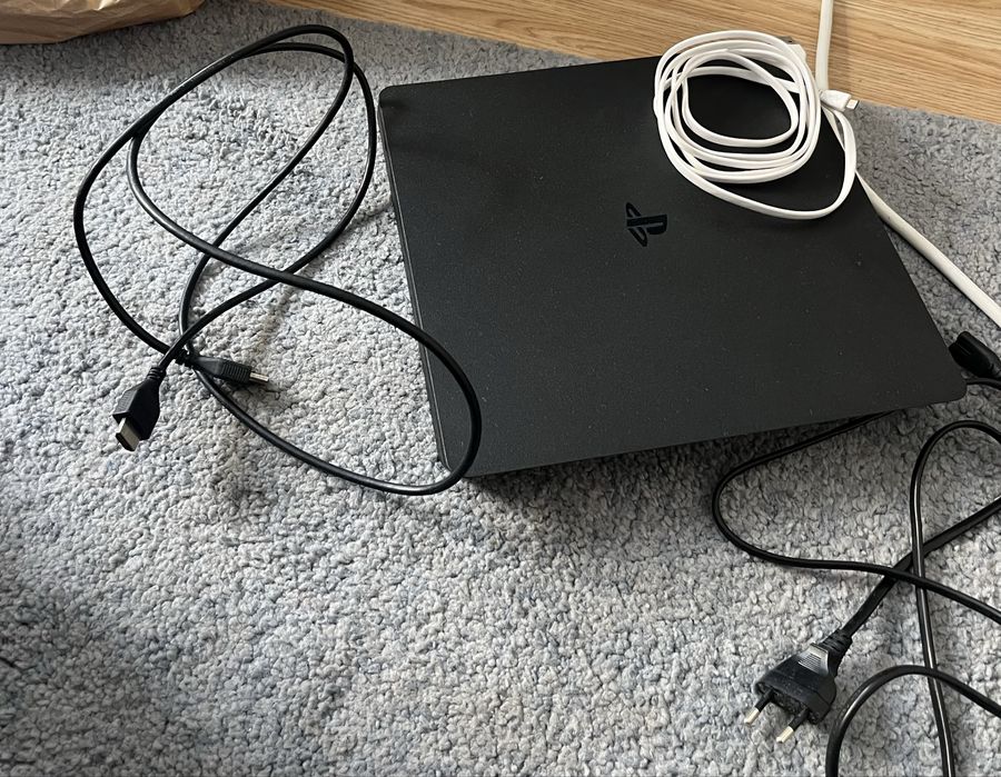 PS4 1 TB – Excelente Estado | Pronta a Jogar