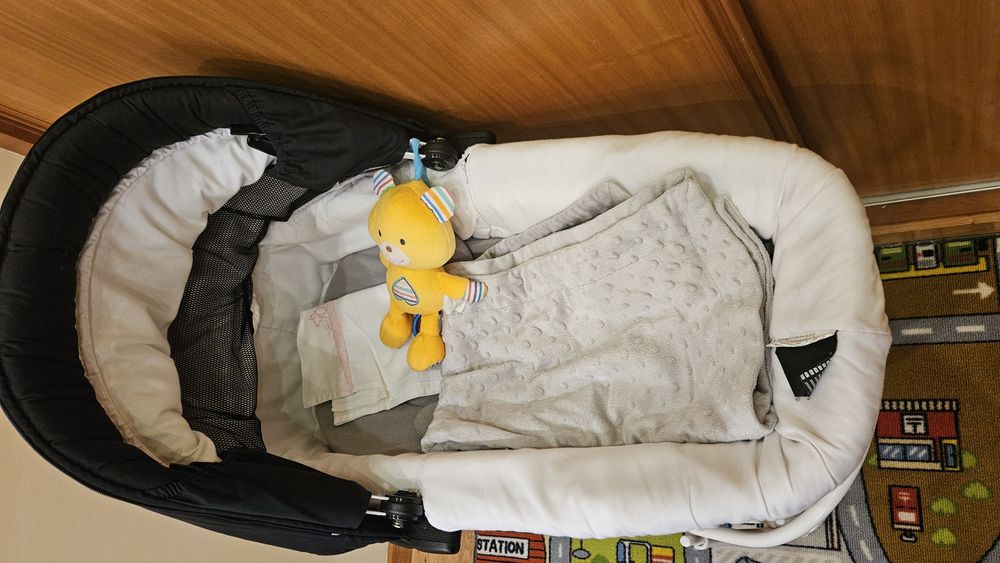 Berço Bebecar recém-nascido com suporte