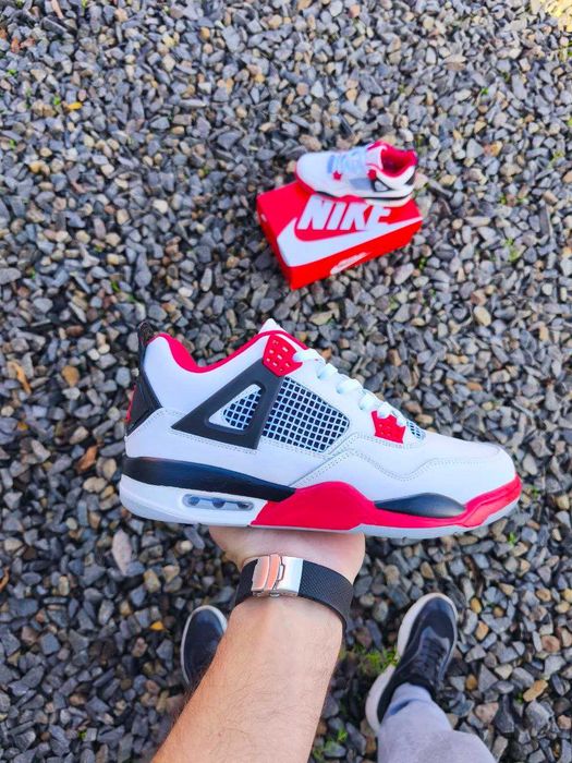 Кросівки Nike Jordan 4 Retro чоловічі демісезонні розміри 43 44 45 46