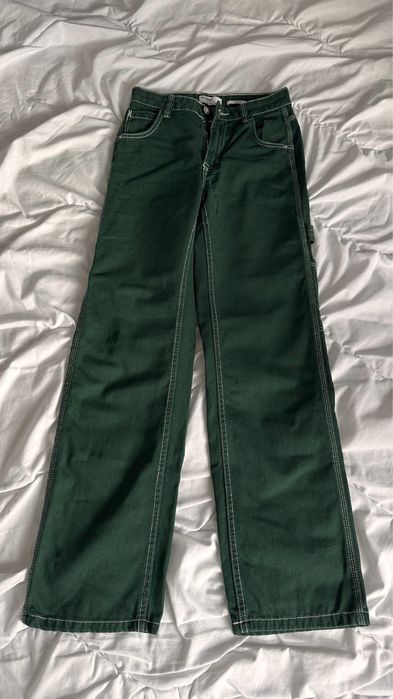 Zielone jeansy straight