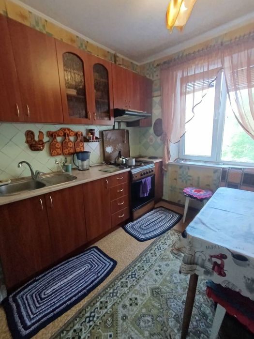 Оренда кімнати для дівчини Тернопільська