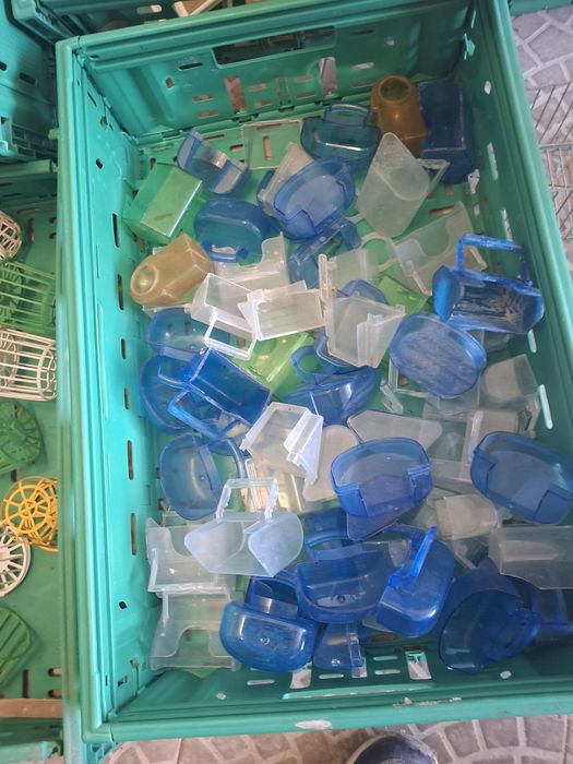 Vendo lote de assessorios para aves