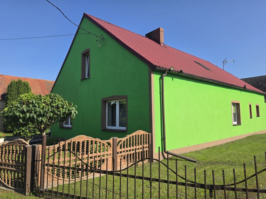 Dom z ogrodem i garażami
