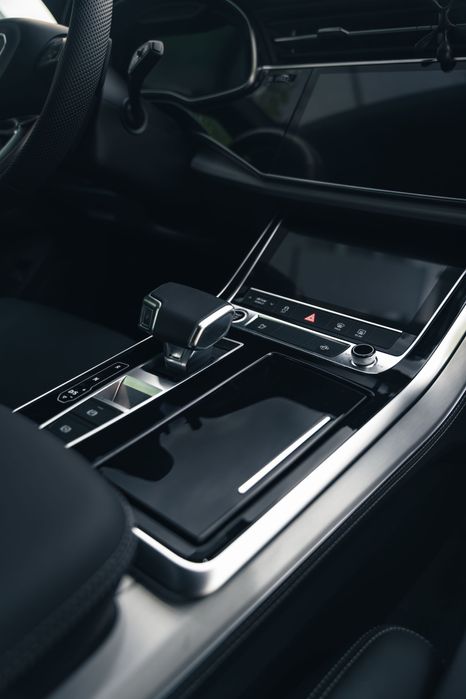 Wynajem Audi Q7 2025, 397hp QUATTRO, Wypożyczalnia aut Premium