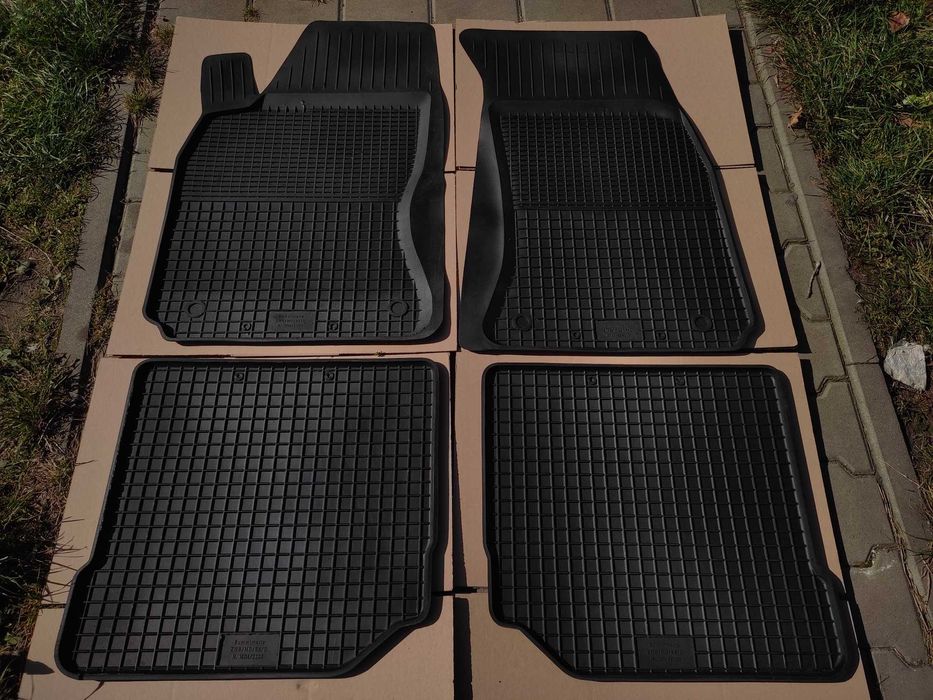 SKODA SUPERB 1 01r 08r NOWE Dywaniki gumowe dopasowane korytka korytko