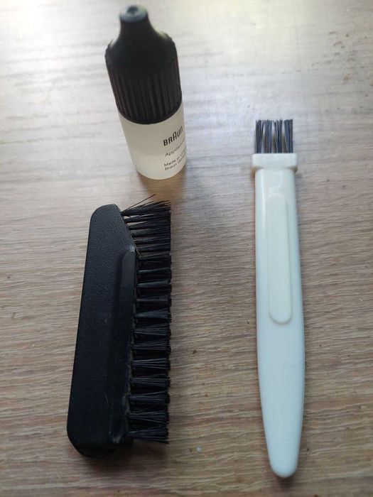 Електробритви Remingston  та Braun