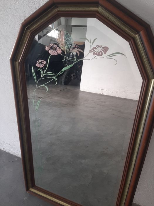 Espelho de Parede em Madeira de Nogueira com Pintura