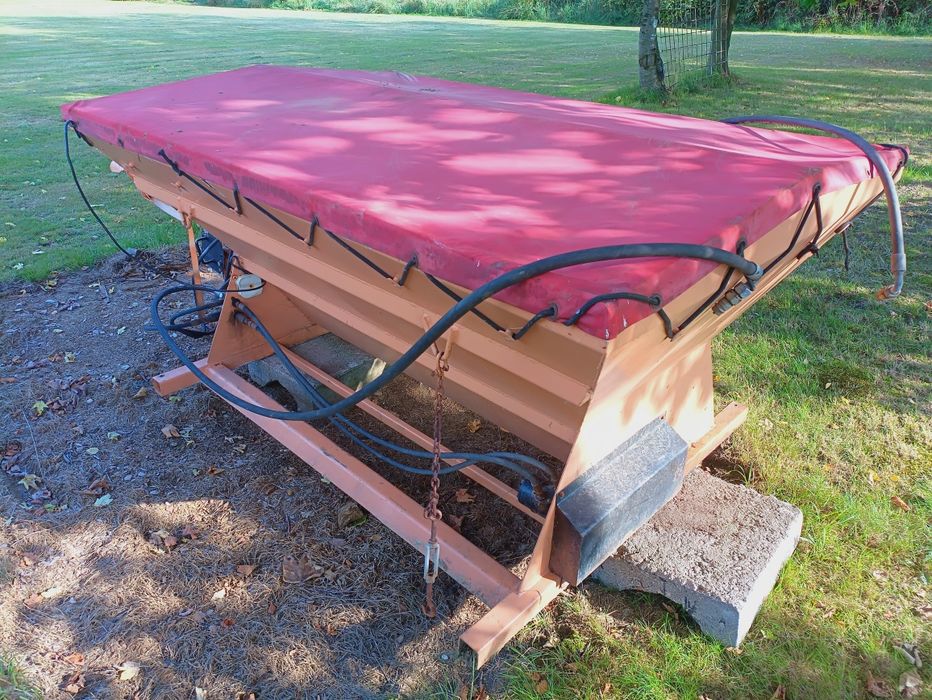 Piaskarka pług śnieżny do Multicar M 26